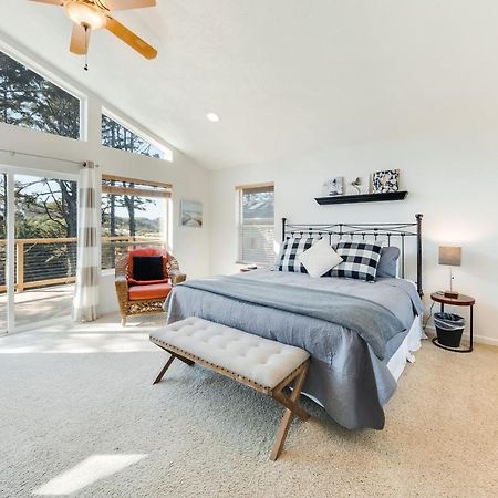 Yaquina Lighthouse View Beach Home Newport Exterior photo